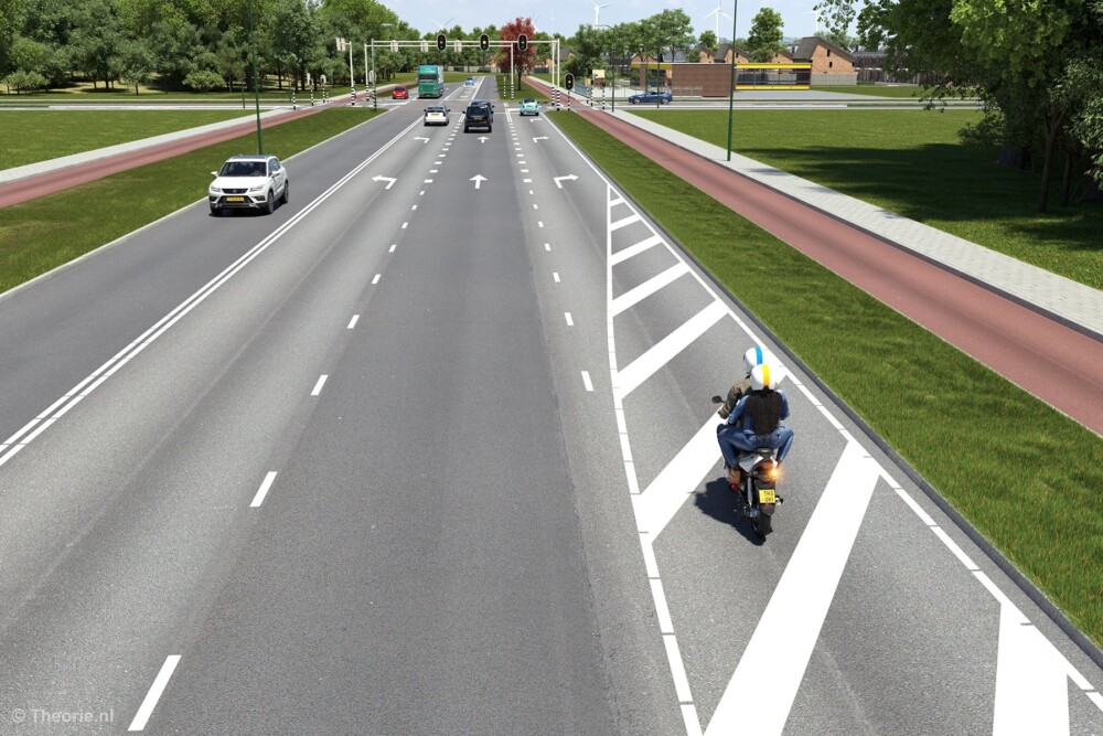 mag je over markering heen rijden met scooter cbr theorie examen